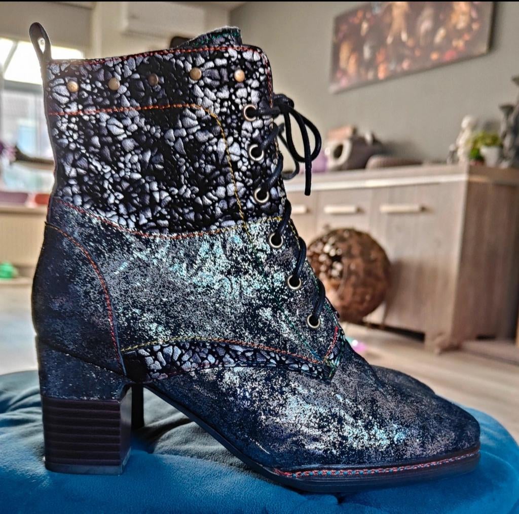 Prachtige nieuwe enkellaarsjes Laura Vita maat 39, Kleding | Dames, Ophalen of Verzenden, Nieuw, Overige kleuren