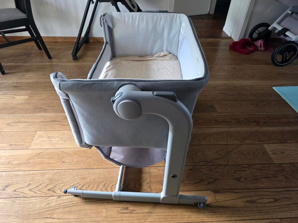 Chicco Next2Me Co-sleeper - Grijs, Ophalen of Verzenden, Zo goed als nieuw, Wieg