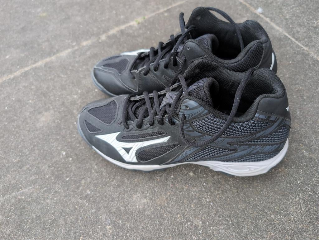 Mizuno Thunderblade 3 outdoor, Sport en Fitness, Korfbal, Ophalen, Zo goed als nieuw, Schoenen