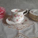 Gave kop en schotel Queens Fine Bone China, Antiek en Kunst, Antiek | Servies los, Ophalen of Verzenden