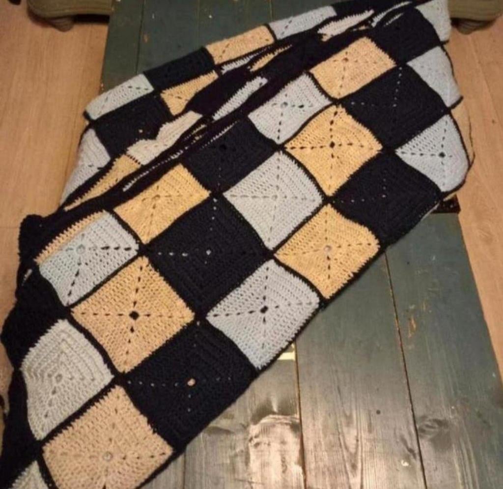 Handmade gehaakte deken, Huis en Inrichting, Woonaccessoires | Plaids en Woondekens, Ophalen of Verzenden, Nieuw