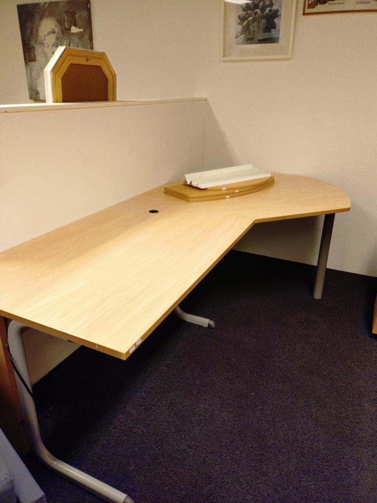 Hoekbureau licht houtkleur met metalen poten, Ophalen, Gebruikt, Onbekend@voorbeeld.com, Hout