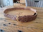 Te koop bruine damesriem lengte 117cm., Heupriem, Ophalen of Verzenden, Zo goed als nieuw, 3 tot 5 cm