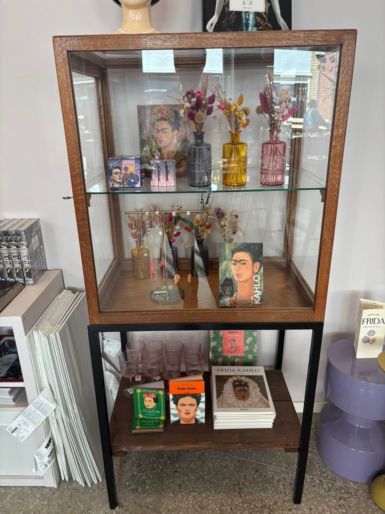 Vintage vitrine kast, Huis en Inrichting, Kasten | Vitrinekasten, Ophalen, Zo goed als nieuw, 25 tot 50 cm, Glas
