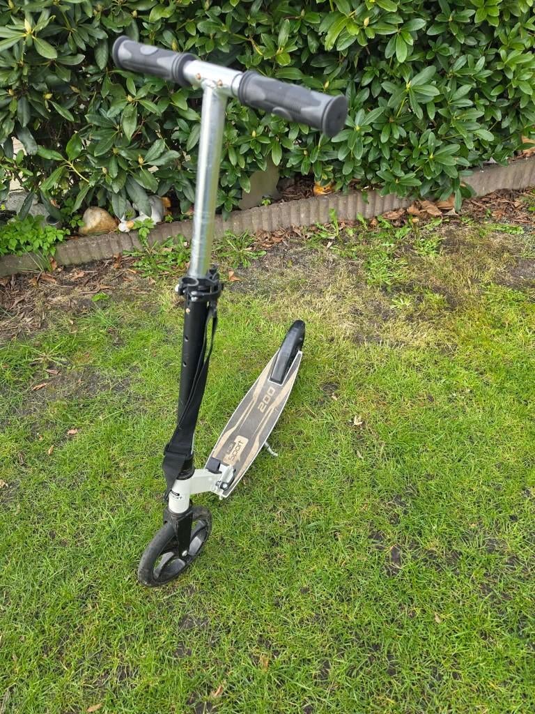 te koop een stoere stunt step voor maar 20 euro, Fietsen en Brommers, Steps, Ophalen, Zo goed als nieuw, Gewone step