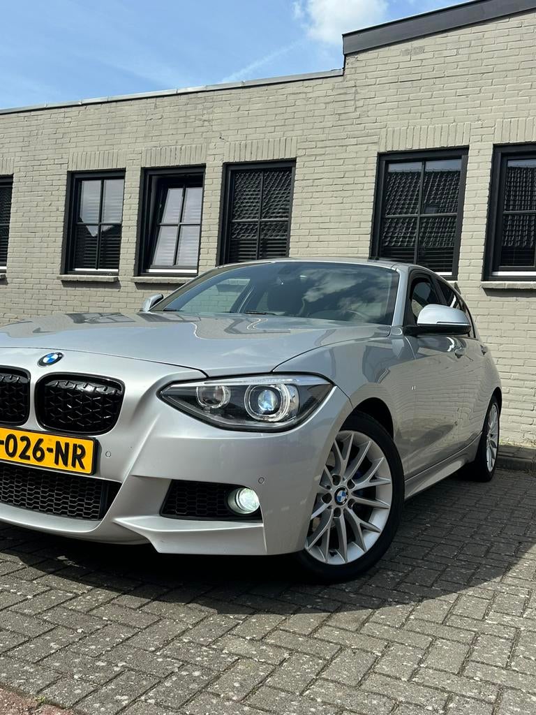 BMW 1-Serie 118I M Performance Aut8 Schuifdak Led M sport, Auto's, BMW, Achterwielaandrijving, 4 cilinders, 159 cc, Leder