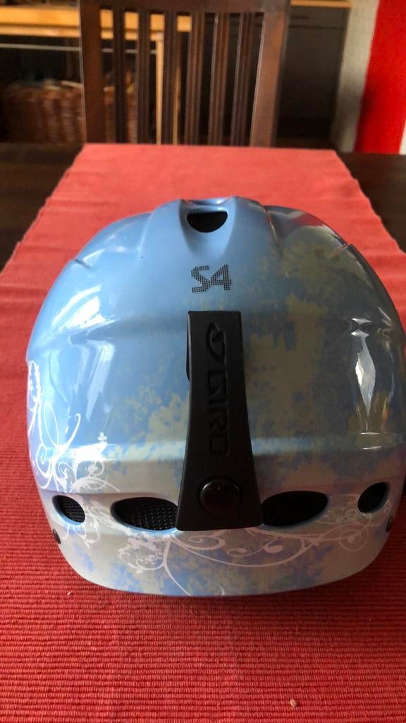 Meiden skihelm merk Giro, Overige merken, Overige typen, Ophalen of Verzenden, Zo goed als nieuw