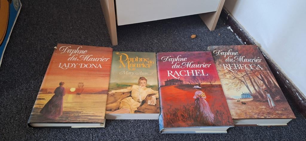 Diverse boeken: Virginia Andrews, Daphne du Maurier, Annie O, Boeken, Ophalen of Verzenden, Gelezen, Virginia Andrews, Daphne du Maurier, Annie Oosterbroek-Dutsc