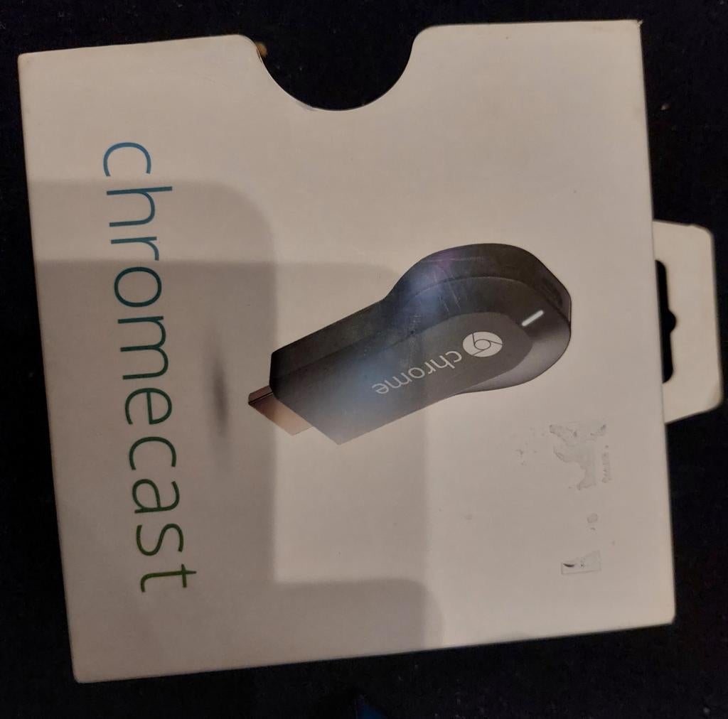 Google Chromecast - Stream eenvoudig naar je TV, Ophalen of Verzenden, Zo goed als nieuw, HDMI, Zonder harde schijf