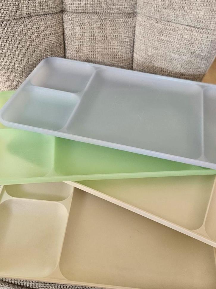 4 Tupperware serveerbladen - wit en pastel, Huis en Inrichting, Keuken | Tupperware, Nieuw, Overige typen, Wit, Ophalen of Verzenden