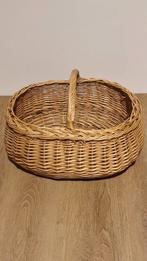 Grote rieten mand met handvat - Ovaal, Huis en Inrichting, Ophalen of Verzenden, Ovaal, Riet