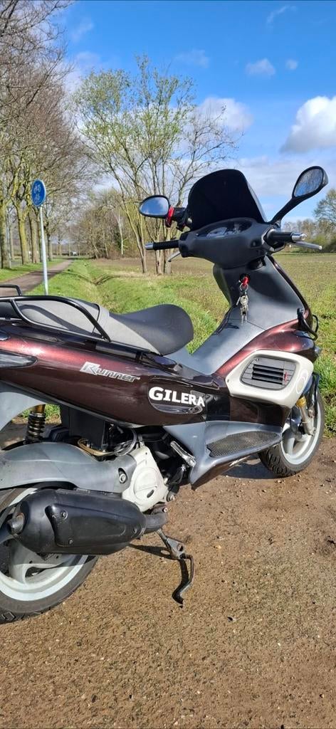 Gilera runner 125cc, Fietsen en Brommers, Scooters | Piaggio, Ophalen, Overige modellen, 125 cc, Zo goed als nieuw