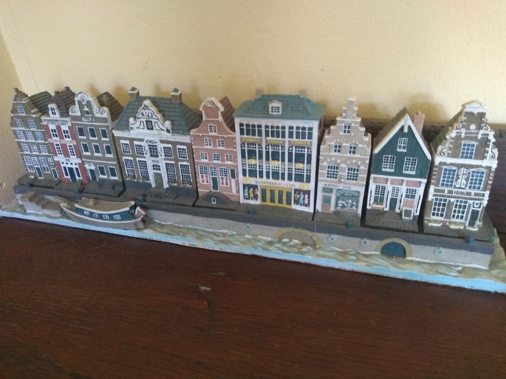 Blokker grachtenpandjes, huisjes aan kade, Antiek en Kunst, Ophalen of Verzenden
