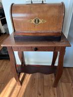 Antieke naaimachine met houten tafel, Antiek en Kunst, Antiek | Naaimachines, Ophalen