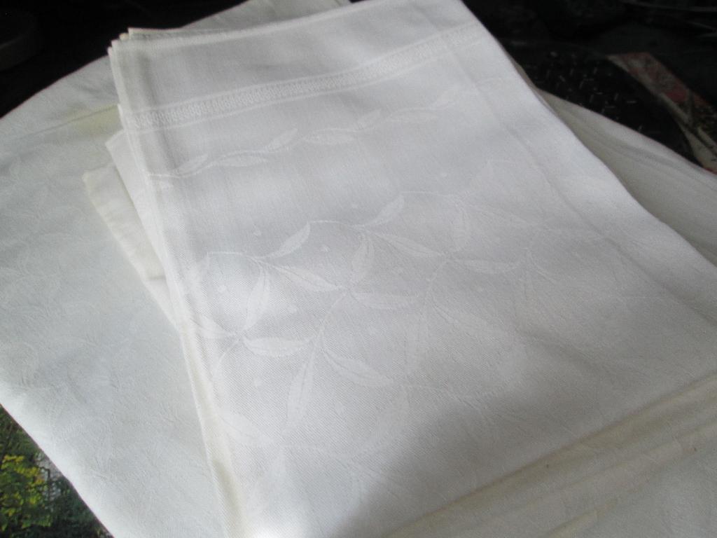 damast tafelkleed en 12 servetten, Ophalen