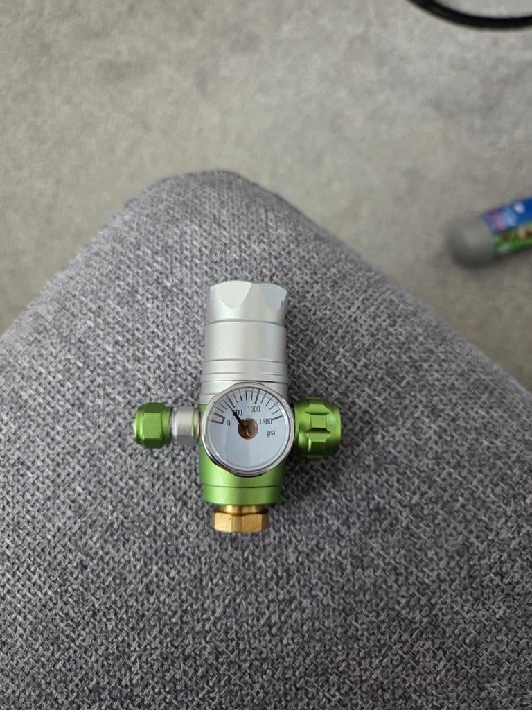 Co2 druk regelaar voor wegwerp flessen en hervulbaar flessen, Dieren en Toebehoren, Vissen | Aquaria en Toebehoren, JBL, Ophalen of Verzenden