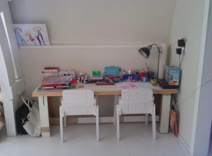 Kinder tafel/bureau met 2 stoelen, Ophalen, Gebruikt, Tafel(s) en Stoel(en)