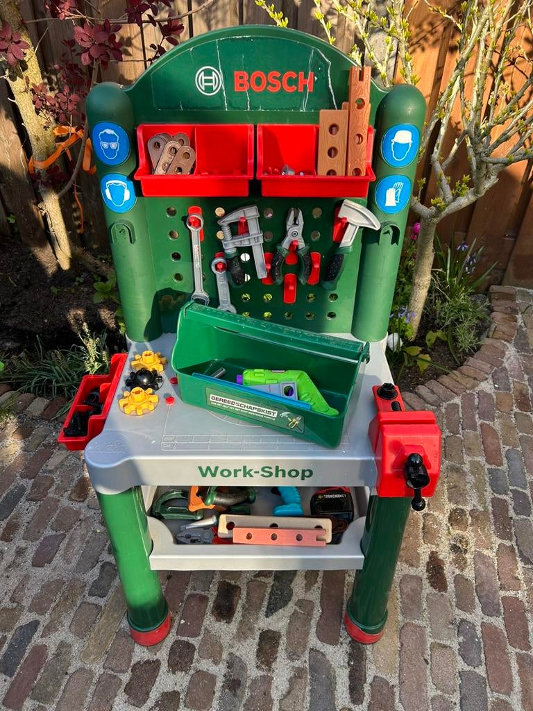 Children’s work bench with tools and suit!, Ophalen, Gebruikt