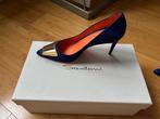 Santoni donkerblauwe suede pumps met gouden plaatje, Pumps, Blauw, Nieuw, Ophalen of Verzenden