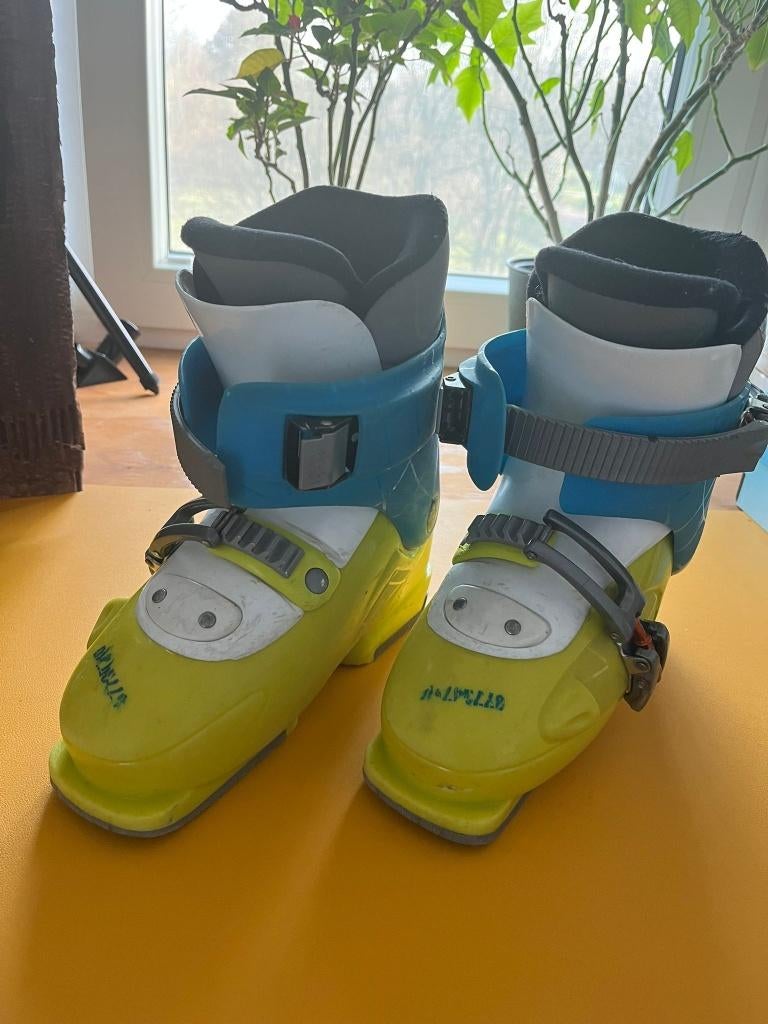 Kinderen Skischoenen 220-260mm (fit for 32-34 size), Sport en Fitness, Skiën en Langlaufen, Gebruikt, 100 tot 140 cm, Snowboots