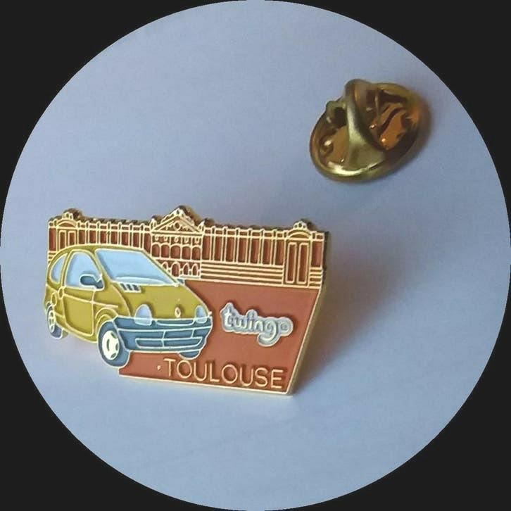 RENAULT TWINGO pin, TOULOUSE, Verzenden, Zo goed als nieuw, Transport, Speldje of Pin