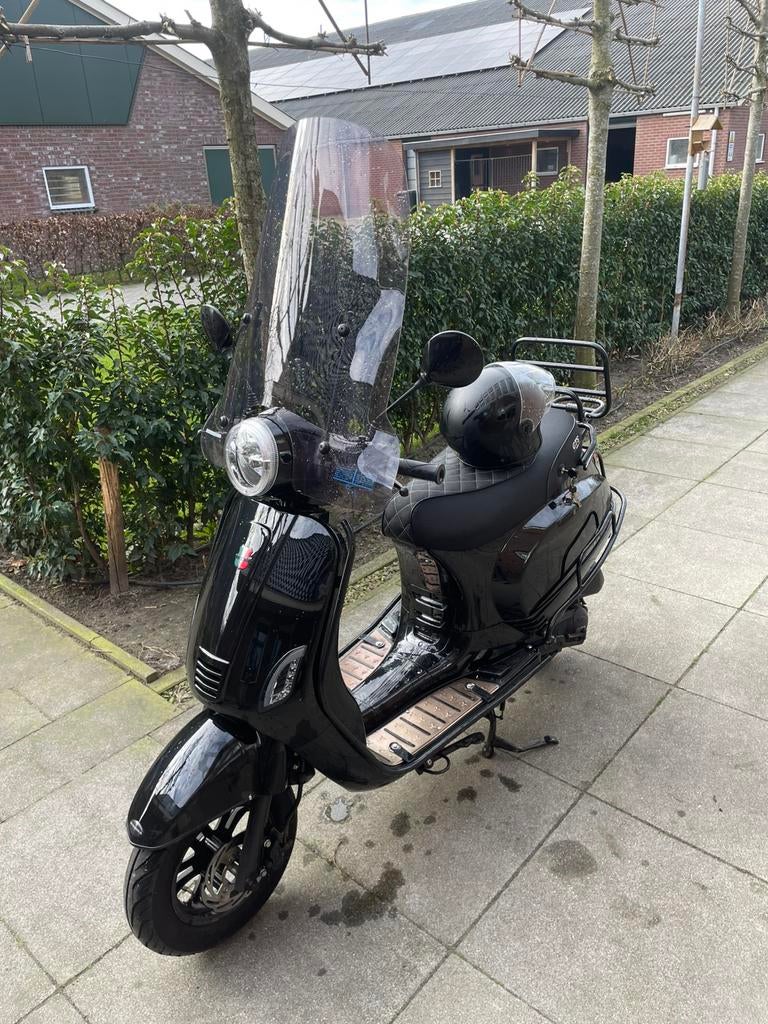 GTS Toscana Dynamic 2022 – 3462 km, Fietsen en Brommers, Snorfietsen en Snorscooters, Ophalen of Verzenden, Zo goed als nieuw