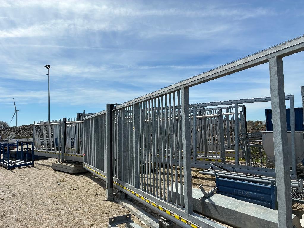 Electrische schuifpoorten 12 stuk, Ophalen, Gebruikt, IJzer, Overige typen