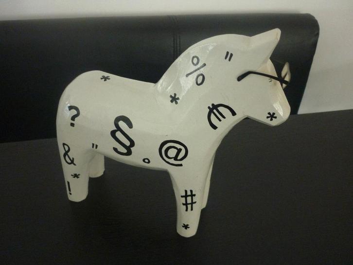 Houten paard / Ikea paardje / Dala beeldje / zwart wit, Verzamelen, Beelden en Beeldjes, Zo goed als nieuw, Dier, Ophalen of Verzenden