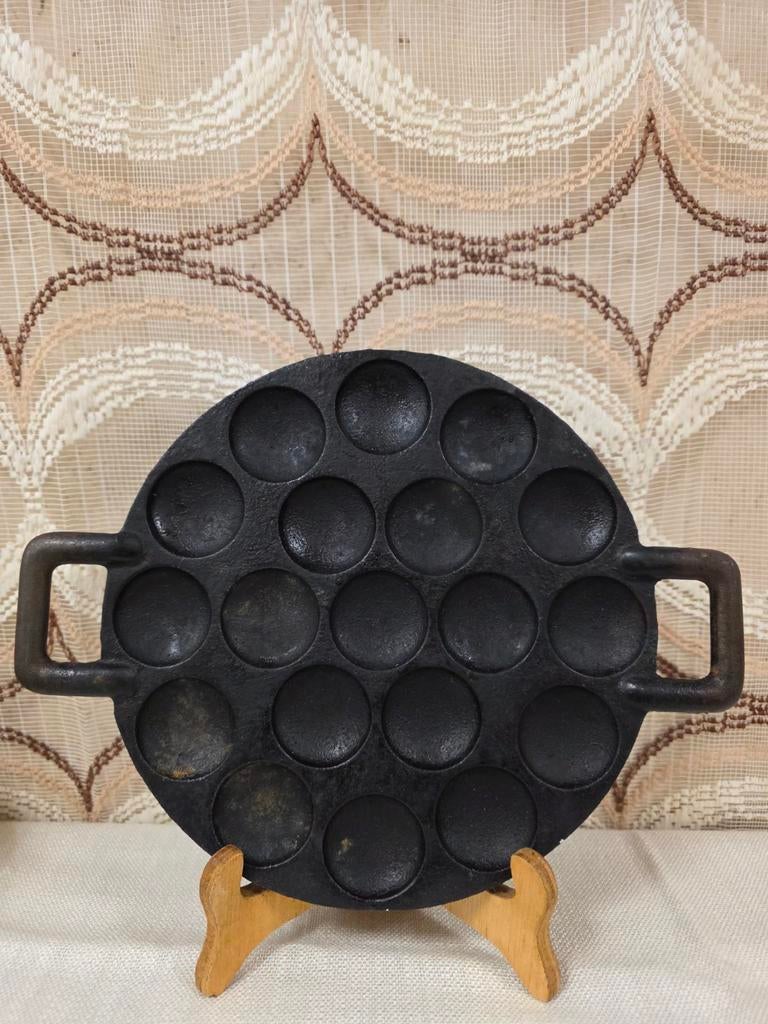 Gietijzeren poffertjespan Koopmans Meelfabriek Leeuwarden, Gebruikt, Gietijzer, Koopmans., Ophalen of Verzenden