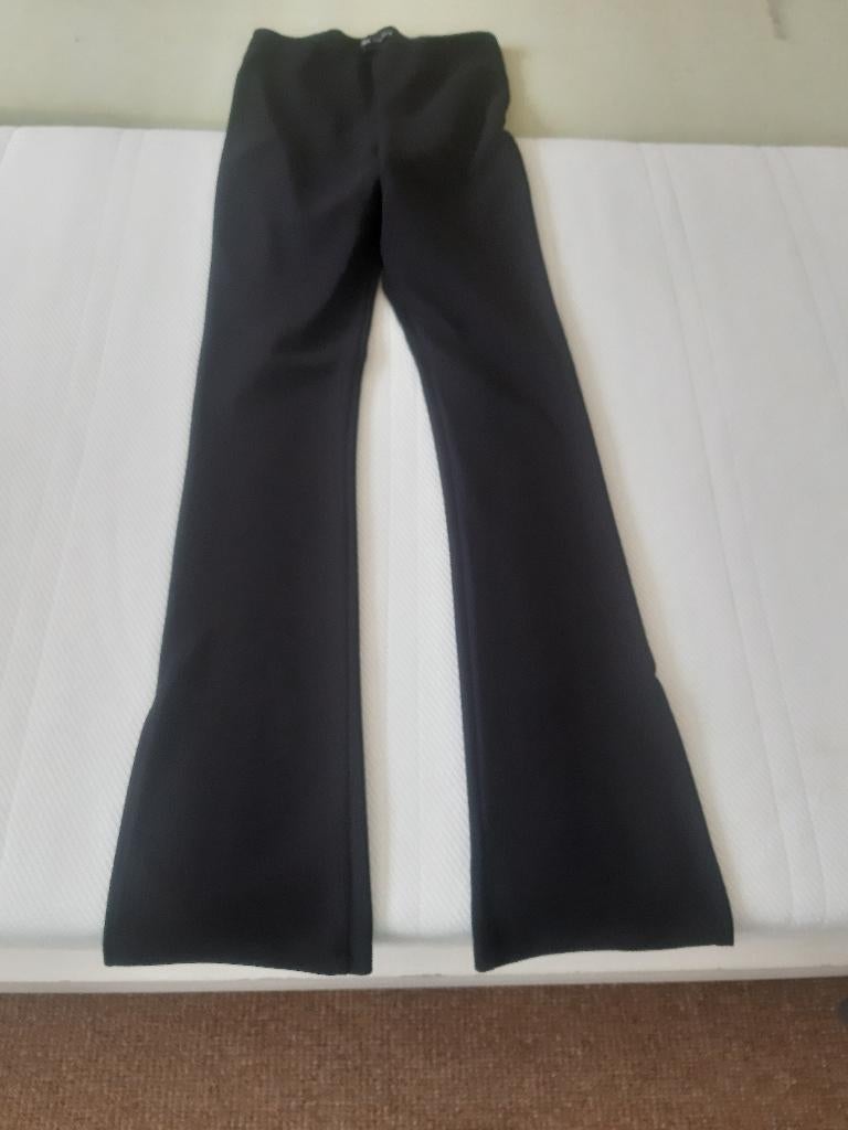 zwarte broek Zara maat L  elastische taille, Kleding | Dames, Broeken en Pantalons, Ophalen, Maat 42/44 (L), Zo goed als nieuw