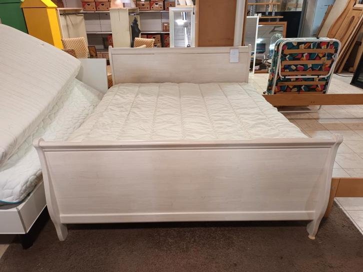 Mooie 2 Persoons Bed., Huis en Inrichting, Slaapkamer | Bedden, Gebruikt, Tweepersoons, 160 cm, 200 cm, Hout, Crème, Ophalen