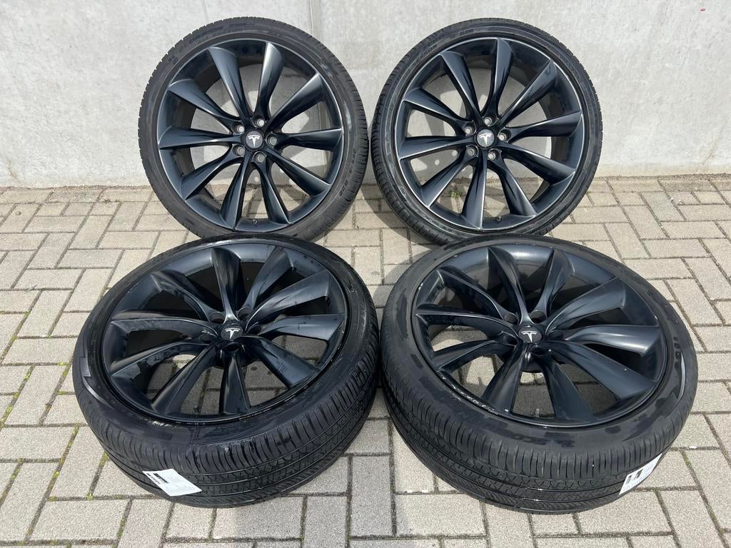 Mooie set velgen 22” voor Tesla model X, Auto-onderdelen, Banden en Velgen, Ophalen, Gebruikt, Velg(en), 285 mm