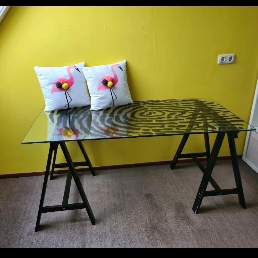 Ikea glazen tafel met unieke print, Huis en Inrichting, Ophalen, Gebruikt, 100 tot 150 cm, 50 tot 100 cm