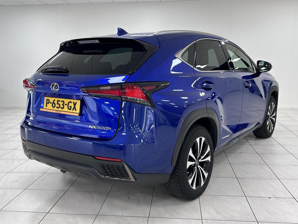 Lexus NX 300h AWD F F SPORT Line AFNEEMBARE TREKHAAK | NAVIG, Auto's, Lexus, Gebruikt, Met garantie (alle), Blauw, 1760 kg