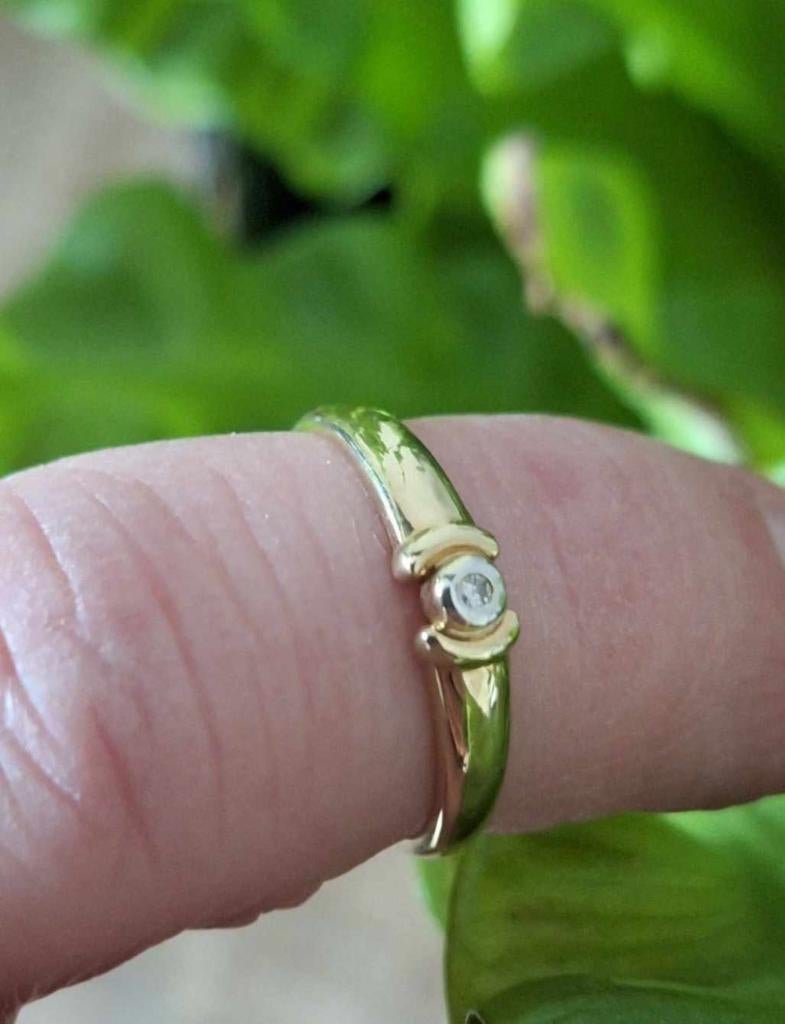 14 karaat gouden dames ring van geelgoud met 0,02 diamant💎, Gebruikt, ., Ophalen of Verzenden, Kleiner dan 17