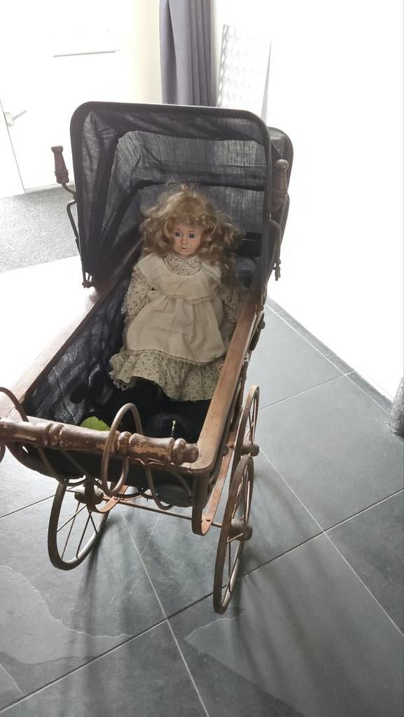 Antieke pop inrichting met pop met kinderwagen, Kinderen en Baby's, Speelgoed | Poppen, Ophalen of Verzenden, Gebruikt, Overige typen