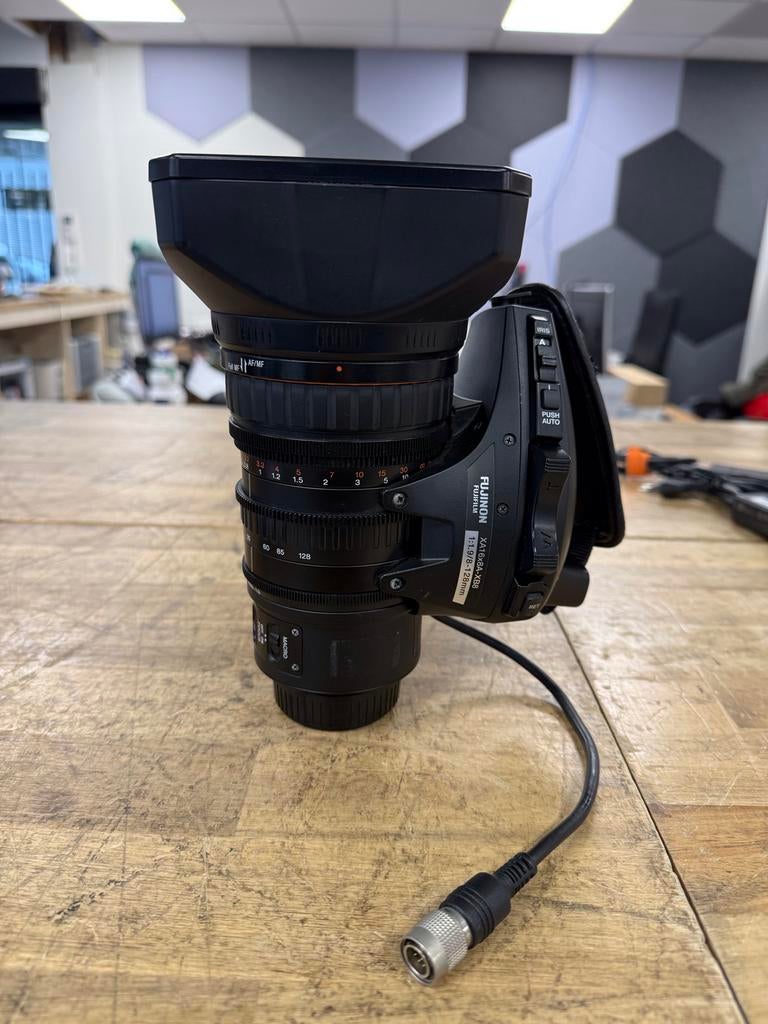 Fujinon XA16x8A-XB8 8-128mm T1.9 Broadcast Zoom Lens, Ophalen of Verzenden, Gebruikt, Telelens, Zoom