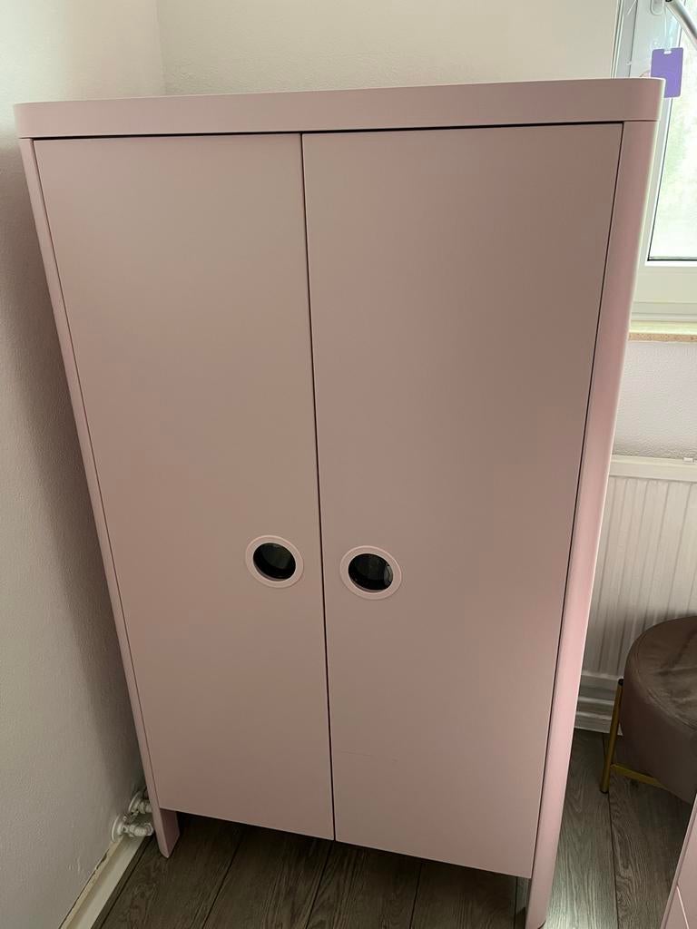 Roze kledingkast met twee deuren, Huis en Inrichting, Kasten | Kledingkasten, Ophalen, Gebruikt, 100 tot 150 cm, 50 tot 100 cm