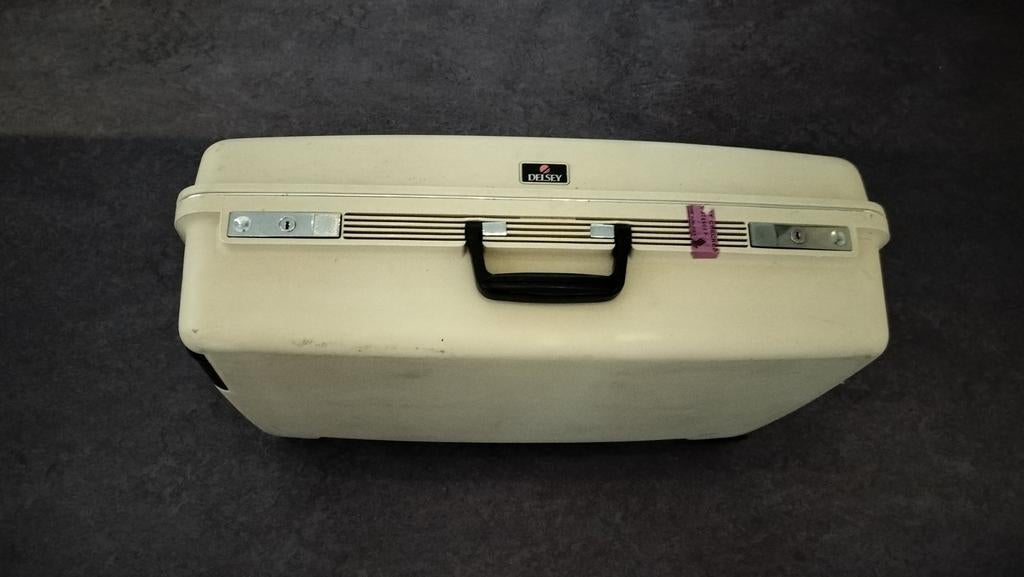 Goede Delsey koffer, gebruikt maar schoon 64 cm, Ophalen, Gebruikt, Hard kunststof, 70 cm of meer