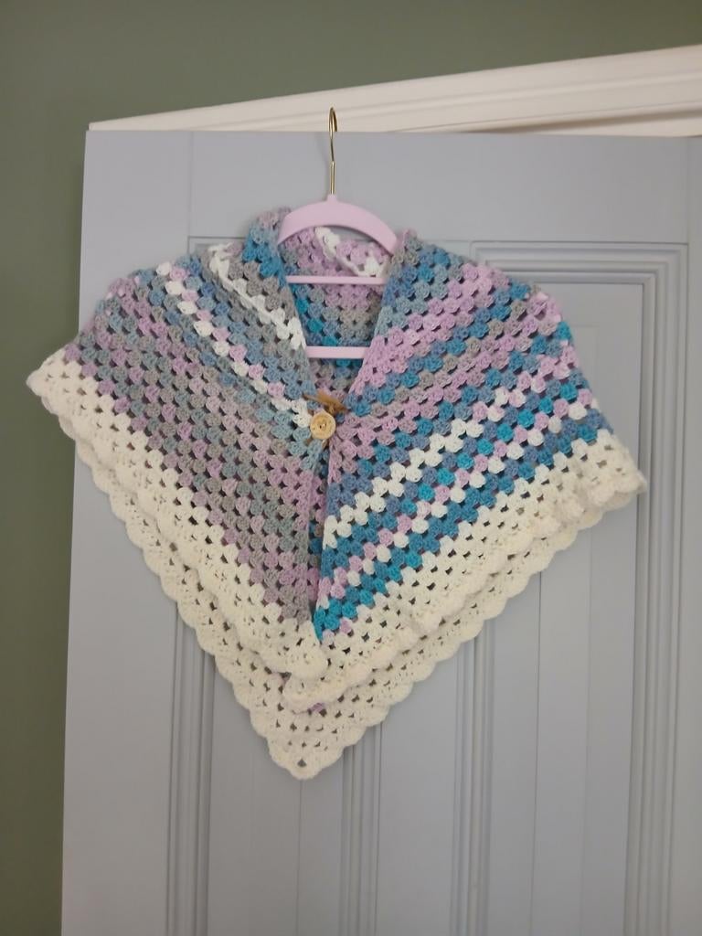 Gehaakte Kinderomslagdoek -, Ophalen of Verzenden, Zo goed als nieuw, Handgemaakt, Jongen of Meisje