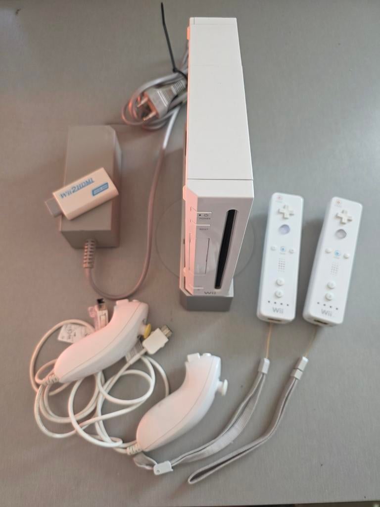Wii Console, Spelcomputers en Games, Ophalen of Verzenden, Gebruikt, Met 2 controllers
