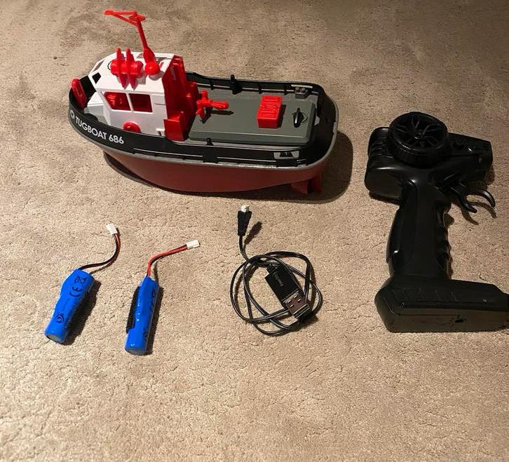 Mini RC Sleepboot met afstandsbediening en 2 accu's, Ophalen of Verzenden, Zo goed als nieuw