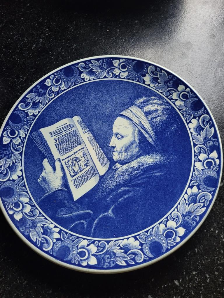 Delfts blauw wandbord "Rembrandt's moeder" Gerrit Dou, Ophalen of Verzenden