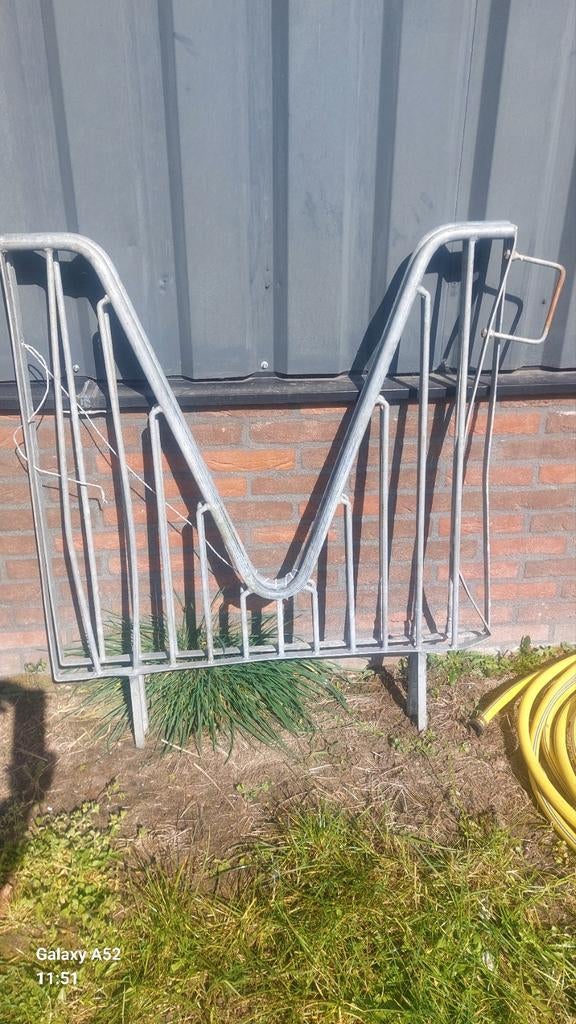 Weefrekken, Dieren en Toebehoren