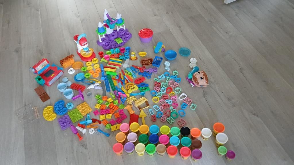 Klein met figuren, kassa, tandarts, ijssalon, Ophalen, Jongen of Meisje
