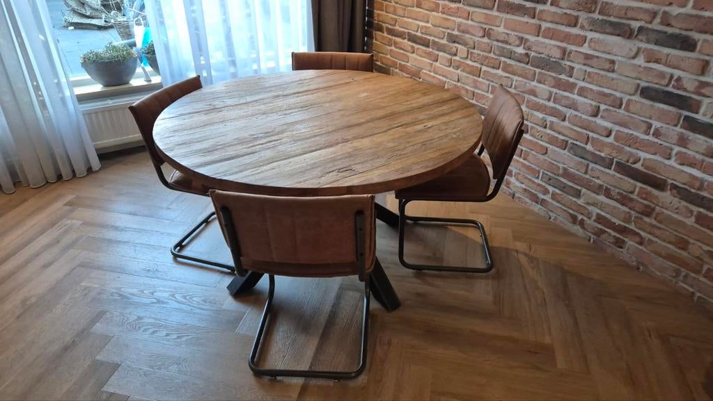 Complete set: ronde eettafel met 4 stoelen, Ophalen, Gebruikt, Industrieel, Robuust, 4 tot 6 stoelen