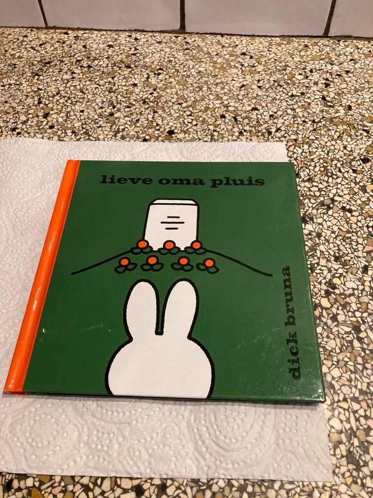 Nijntje oma Pluis, Ophalen of Verzenden, Gelezen