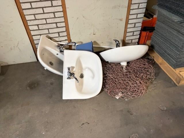 wastafels met kraan  Gratis, Ophalen, Kraan