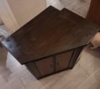 Vintage hoekkastje met twee deuren, Ophalen, Gebruikt