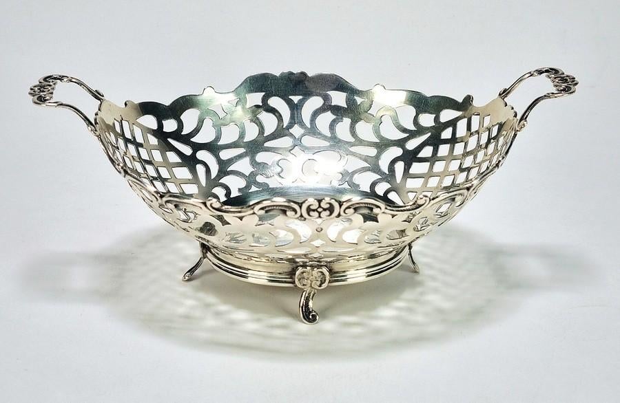 1055. Zilveren bonbonmandje - Schoonhoven, 1975, Ophalen of Verzenden, Zilver